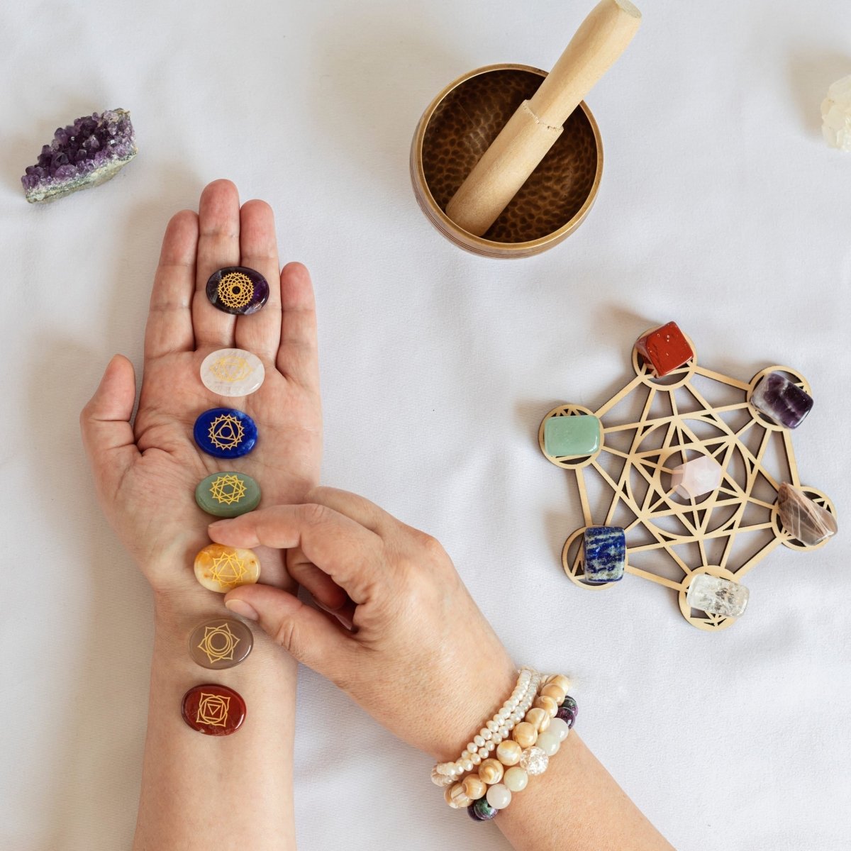 Os Chakras e Como Mantê-los Alinhados - Aloha Spirit Store